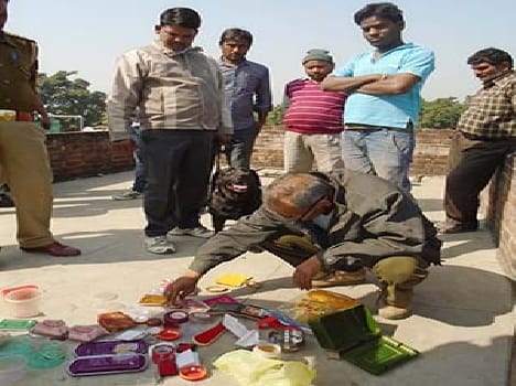 Breaking cash , jewelery , including the theft of two million