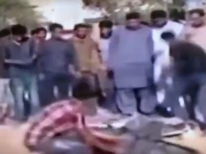 fight between cricket match supporters