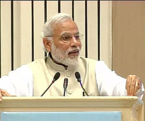 Modi said what on the promise of kejriwal affordable electricity?