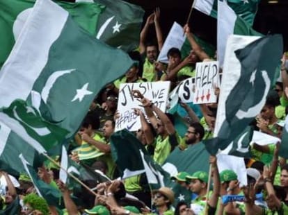 amitabh bachchan becomes commentator for world cup 2015.