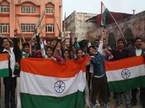 Indian Ceicket Teem Fallowers Enjoued In Varanasi