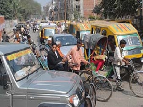 Tents on the road , putting jam