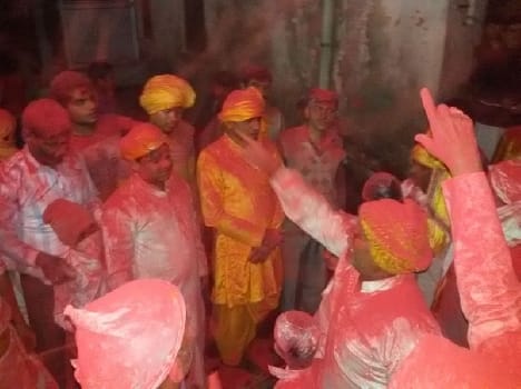 holi celebration in barsana