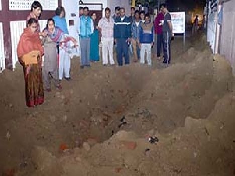 The death of a young man from the sewer excavated soil subsidence