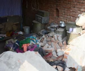 wall collapse in raebareli.