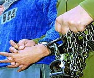 suspect pakistani citizen arrested at border