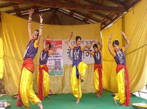 Almora bajara Hudak ghama habitat