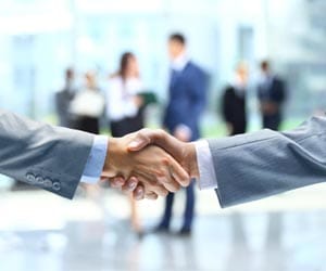payback tiesup with mahindra first choice services