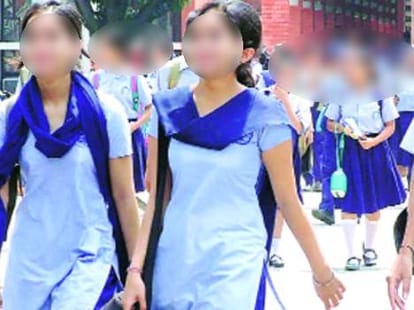girls students protest against molestation