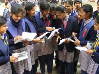 akhilesh yadav attract youth with budget