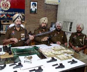 after encounter 2 gangster arrested
