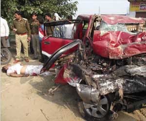 five died in accident in mathura.