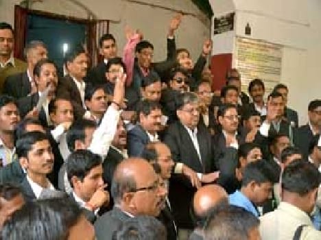 Advocate protest in DM portico
