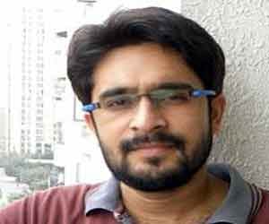 Khaki uniformed men robbed engineer kidnapped.