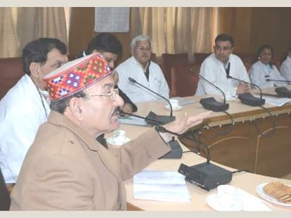 swine flu: alert in himachal schools.
