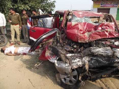 5 died in an road accident in raya