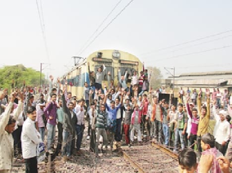 Passenger Ruckus on dada nagar track 