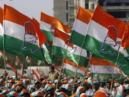 congress supporter give support but which one know in this story