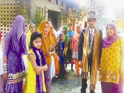 bride father died at marriage.