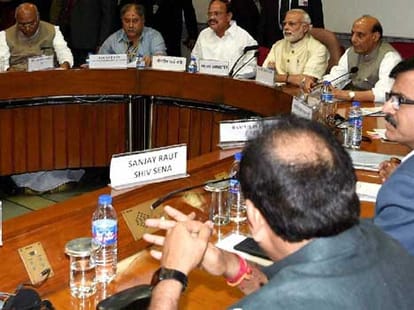Rajnath singh comes forward crisis on land acquisition Mock.