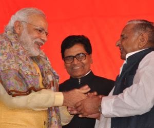 Modi attends Mulayam's grandson tilak ceremony, know why.