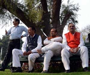 first session of the Delhi Assembly not good for BJP