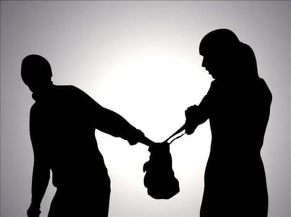 snatching with fci retired manager by 2 ladies