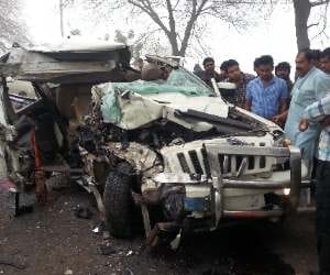 accident in haryana, wife of HJC leader dead, 9 injured