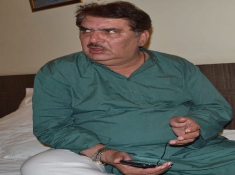Hurt by the poison of communalism in youth dissolved Raza Murad