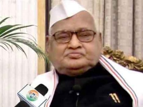 modi govenrment is confusion on action against mp governor
