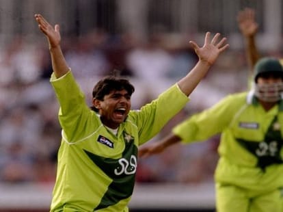 saqlain mushtaq put in almirah to his wife during world cup 1999