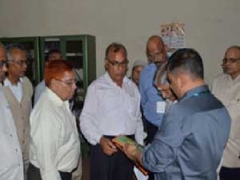 Rajiv Gandhi South Campus team inspecting neck .