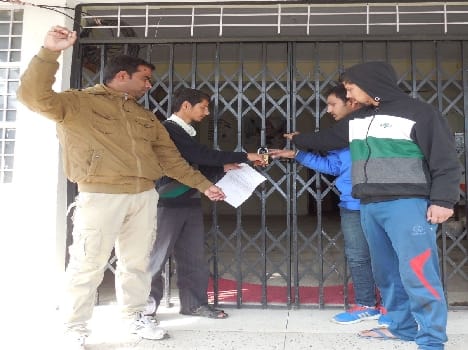 Yoga prasiksitom of the lockout, sought appointment