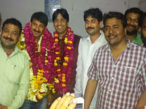 MP manoj Tiwari and Kumar Vishwas welcomed