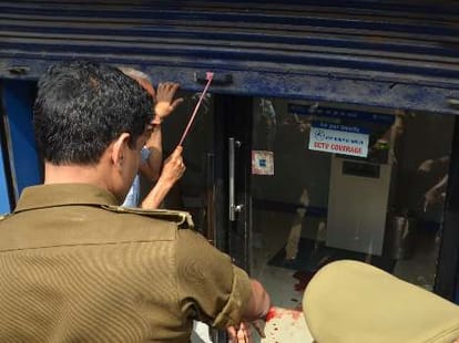 akhilesh is answerless about atm loot