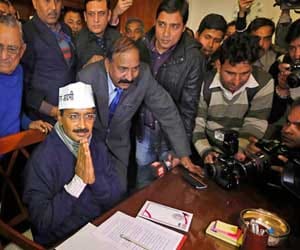 Delhi government suspended three workers of Jal Board