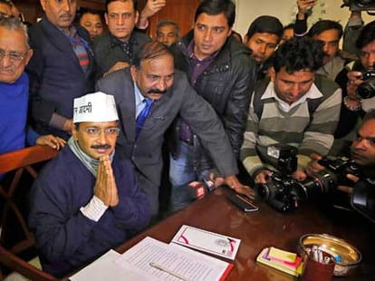 Tension in the center and Delhi in the name of the Chief Secretary