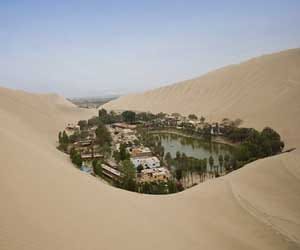 oasis town flourishing in peru