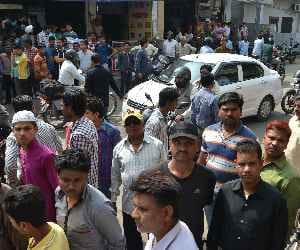 Mobile pics give clue of bank loot in Lucknow.