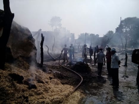 Fire in two villages 30 home burns
