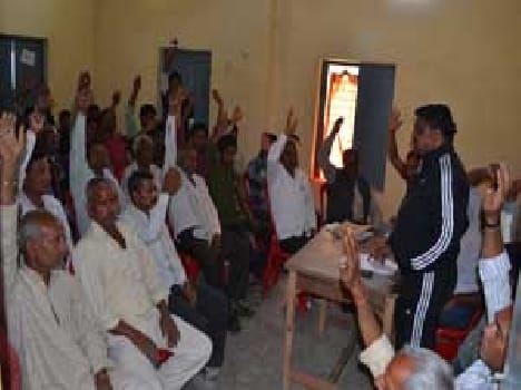 Farmers oppose land acquisition