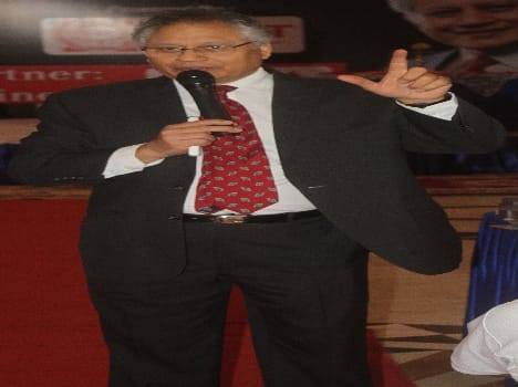 Positive attitude helps elevate: Shiv Khera