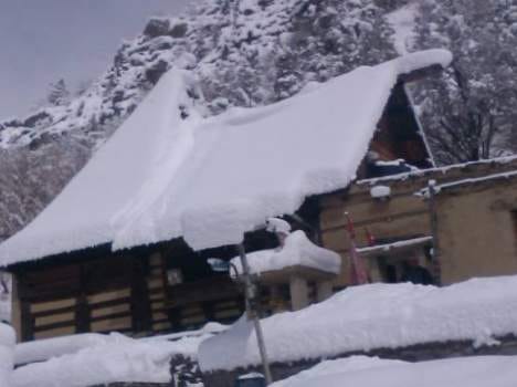 heavy snow fall in himachal.