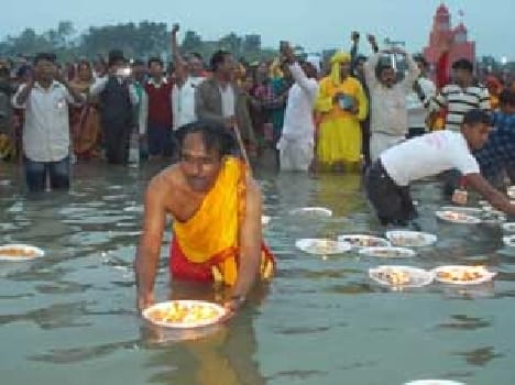From 2.21 million lights with Vedic mantras Mahaarti