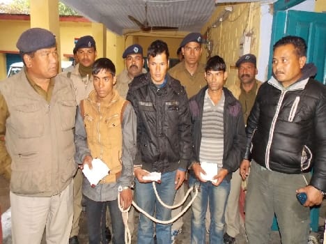 Nepalese bandits holding the berinaga