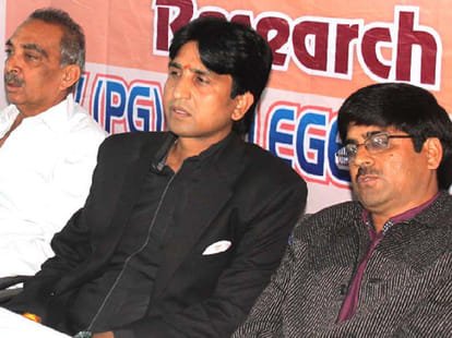 Kumar vishwas rally in gaziabad attracted few people