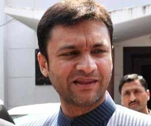 owaisi gave big statement on RSS