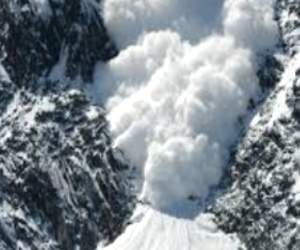 army truck stuck in avalanche, three dead many missing
