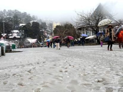 heavy snowfall in himachal, five died.