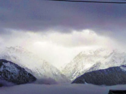 heavy rain and snowfall in uttarakhand.